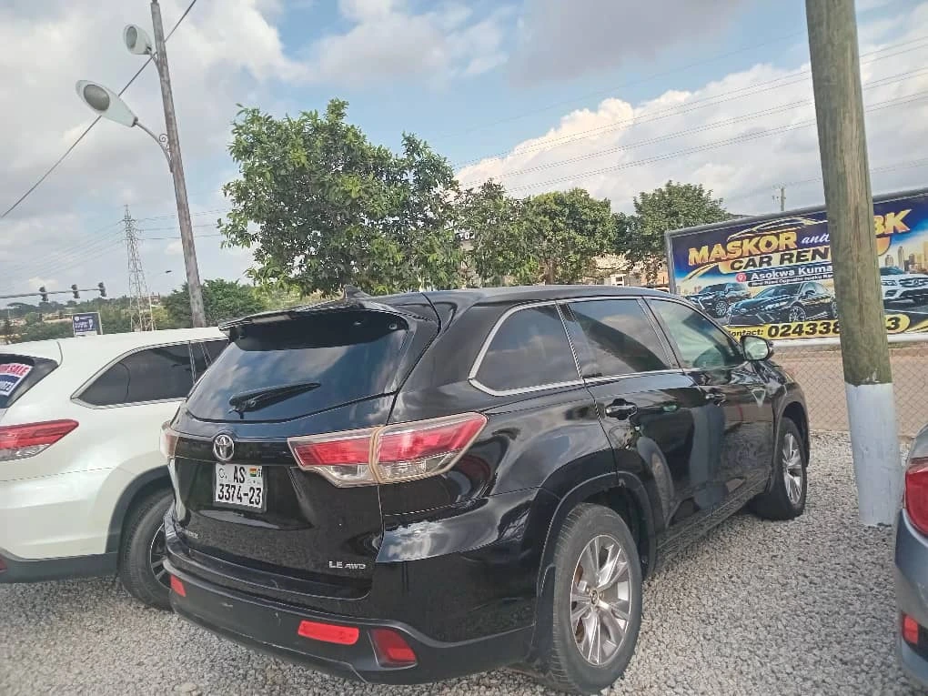 Toyota Highlander available for rent
